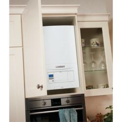 Vaillant ecoFIT 825 Pure Combi Boiler with Standard Flue 0010020389 +0020219517