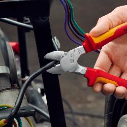 Knipex High Leverage Diagonal Cutter Insulated Multi-comp. Grips VDE Chrome-plated 180mm 74 06 180